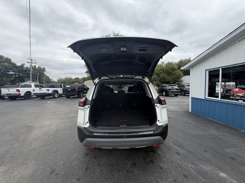 2023 Nissan Rogue SV - Photo 10 - Terre Haute, IN 47804