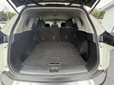 2023 Nissan Rogue SV - Photo 11 - Terre Haute, IN 47804