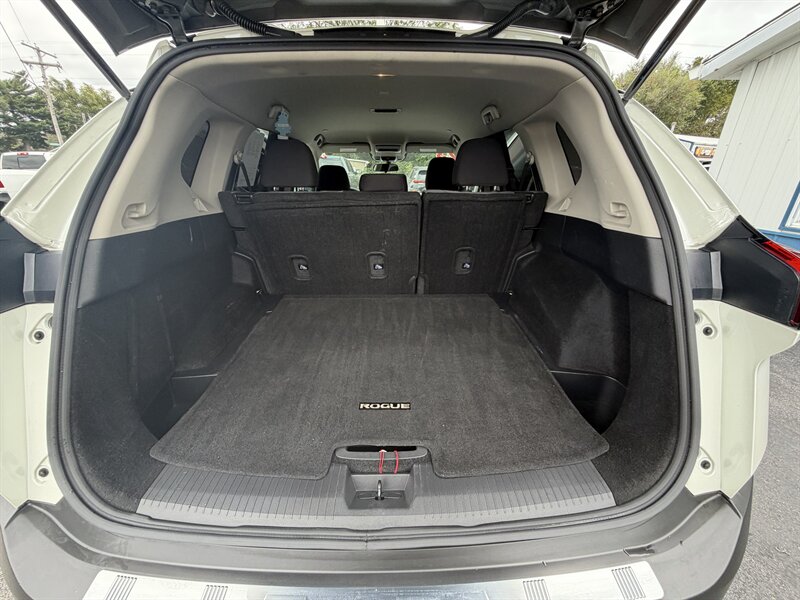 2023 Nissan Rogue SV - Photo 11 - Terre Haute, IN 47804