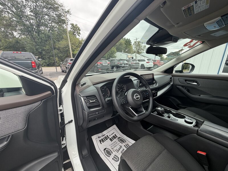 2023 Nissan Rogue SV - Photo 22 - Terre Haute, IN 47804