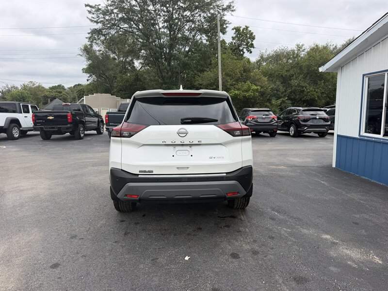 2023 Nissan Rogue SV - Photo 4 - Terre Haute, IN 47804
