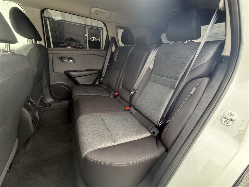 2023 Nissan Rogue SV - Photo 16 - Terre Haute, IN 47804