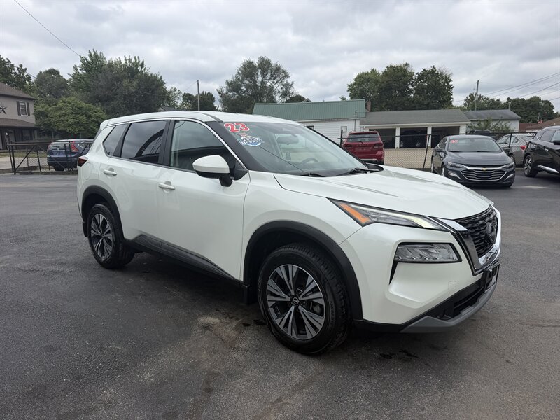 2023 Nissan Rogue SV - Photo 6 - Terre Haute, IN 47804