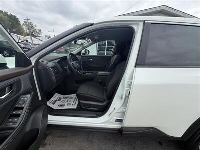 2023 Nissan Rogue SV - Photo 8 - Terre Haute, IN 47804