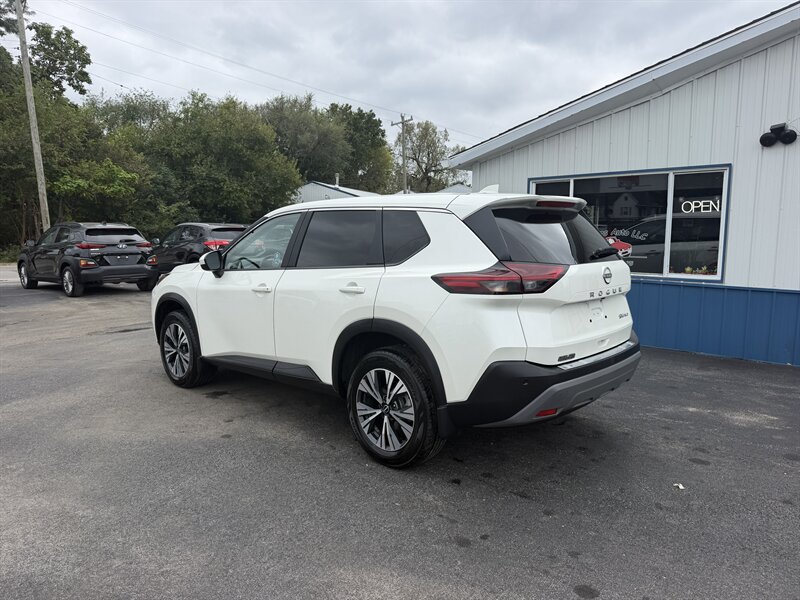 2023 Nissan Rogue SV - Photo 3 - Terre Haute, IN 47804