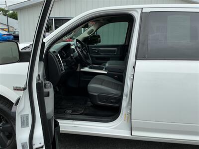 2016 RAM 1500 Outdoorsman   - Photo 8 - Terre Haute, IN 47804