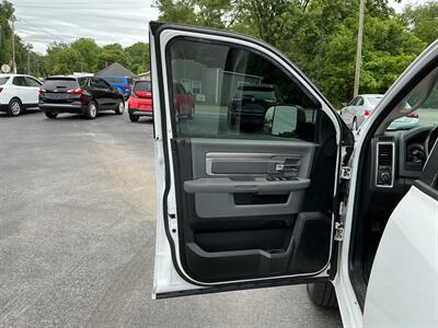 2016 RAM 1500 Outdoorsman   - Photo 14 - Terre Haute, IN 47804
