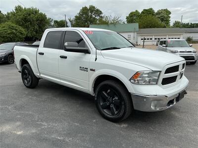 2016 RAM 1500 Outdoorsman   - Photo 6 - Terre Haute, IN 47804