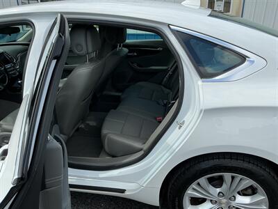 2014 Chevrolet Impala LT - Photo 10 - Terre Haute, IN 47804