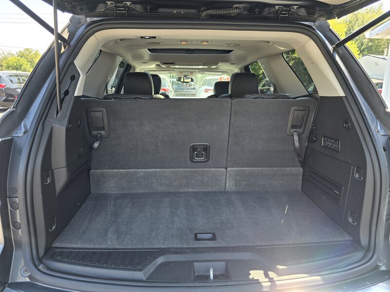 2013 GMC Acadia SLT-2 - Photo 20 - Terre Haute, IN 47804