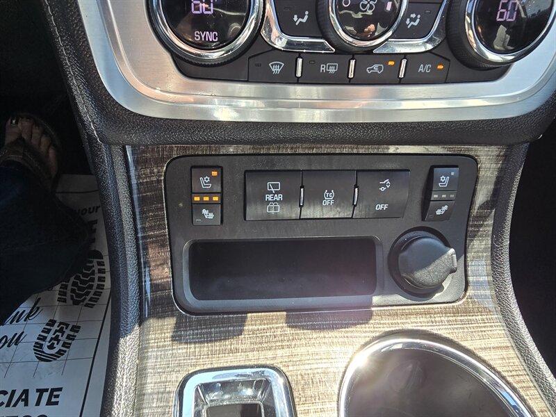 2013 GMC Acadia SLT-2 - Photo 28 - Terre Haute, IN 47804