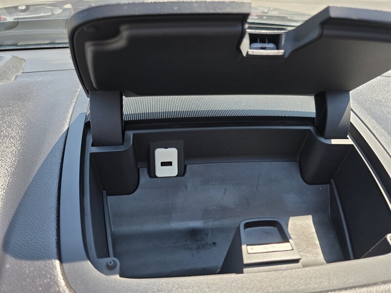 2013 GMC Acadia SLT-2 - Photo 24 - Terre Haute, IN 47804