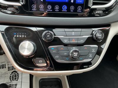 2017 Chrysler Pacifica Touring   - Photo 25 - Terre Haute, IN 47804