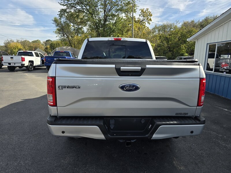 2016 Ford F-150 XLT - Photo 10 - Terre Haute, IN 47804