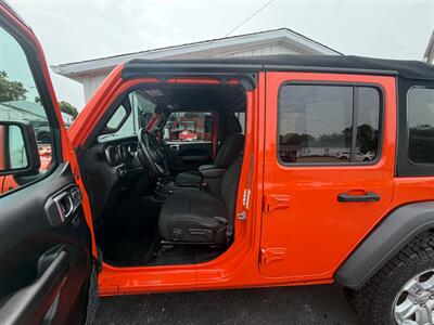 2019 Jeep Wrangler Unlimited Sport S   - Photo 9 - Terre Haute, IN 47804