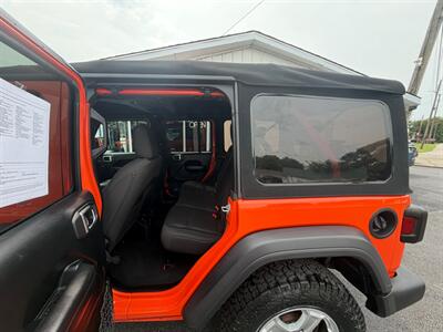 2019 Jeep Wrangler Unlimited Sport S   - Photo 8 - Terre Haute, IN 47804