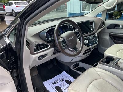 2021 Chrysler Pacifica Touring L - Photo 9 - Terre Haute, IN 47804