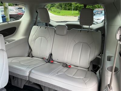 2021 Chrysler Pacifica Touring L - Photo 14 - Terre Haute, IN 47804