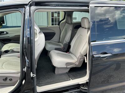 2021 Chrysler Pacifica Touring L - Photo 11 - Terre Haute, IN 47804