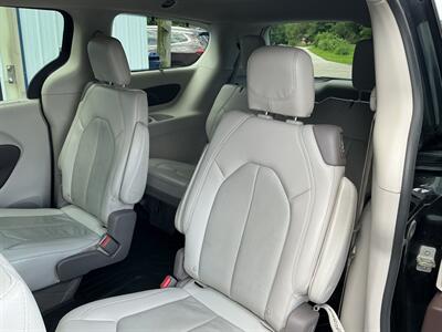 2021 Chrysler Pacifica Touring L - Photo 13 - Terre Haute, IN 47804