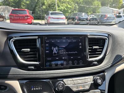 2019 Chrysler Pacifica Limited   - Photo 21 - Terre Haute, IN 47804
