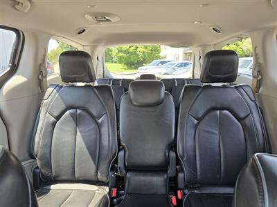 2019 Chrysler Pacifica Limited   - Photo 31 - Terre Haute, IN 47804