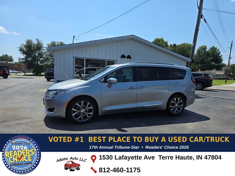 2019 Chrysler Pacifica Limited   - Photo 1 - Terre Haute, IN 47804