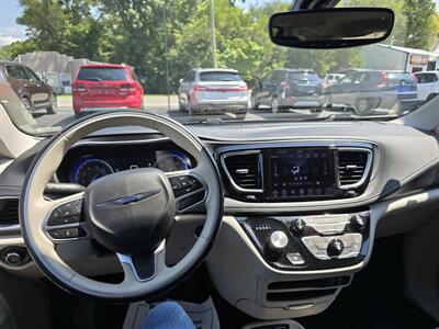 2019 Chrysler Pacifica Limited   - Photo 30 - Terre Haute, IN 47804