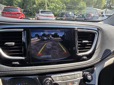 2019 Chrysler Pacifica Limited   - Photo 22 - Terre Haute, IN 47804