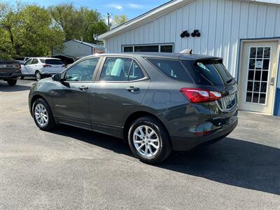 2021 Chevrolet Equinox LS   - Photo 3 - Terre Haute, IN 47804