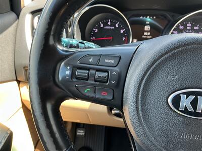 2017 Kia Sedona SX   - Photo 18 - Terre Haute, IN 47804
