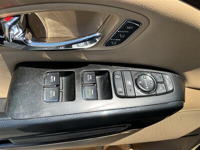 2017 Kia Sedona SX   - Photo 15 - Terre Haute, IN 47804