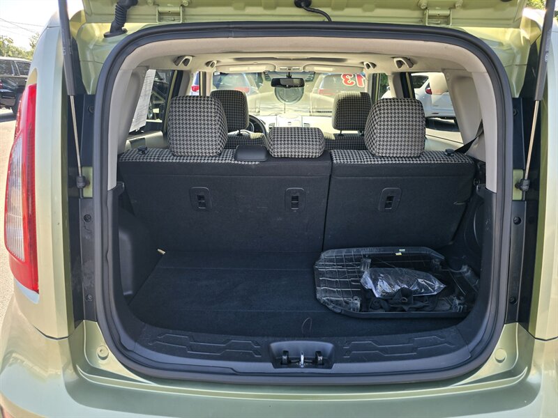 2013 Kia Soul + - Photo 16 - Terre Haute, IN 47804