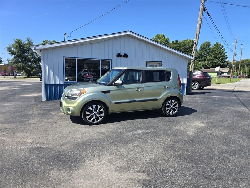 2013 Kia Soul + - Photo 3 - Terre Haute, IN 47804