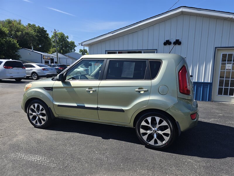 2013 Kia Soul + - Photo 5 - Terre Haute, IN 47804