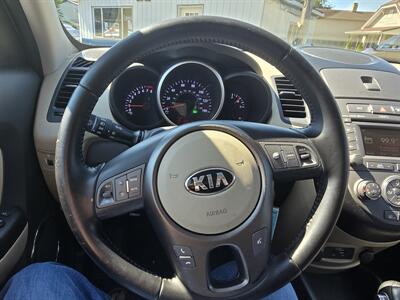 2013 Kia Soul + - Photo 17 - Terre Haute, IN 47804