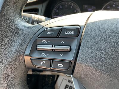 2019 Hyundai ELANTRA SE - Photo 18 - Terre Haute, IN 47804