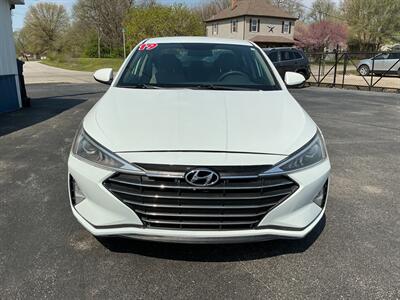 2019 Hyundai ELANTRA SE - Photo 6 - Terre Haute, IN 47804