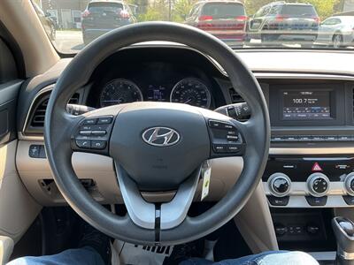 2019 Hyundai ELANTRA SE - Photo 16 - Terre Haute, IN 47804