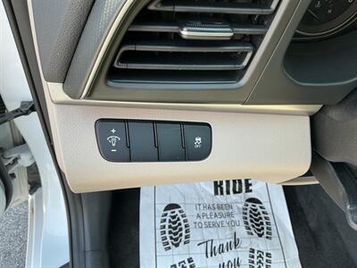 2019 Hyundai ELANTRA SE - Photo 15 - Terre Haute, IN 47804