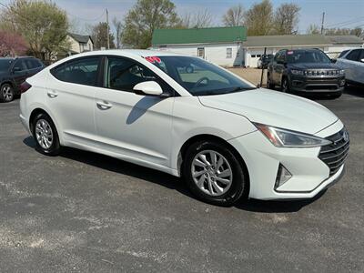 2019 Hyundai ELANTRA SE - Photo 5 - Terre Haute, IN 47804