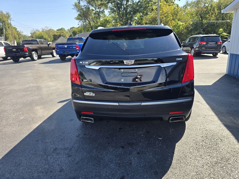2018 Cadillac XT5 Luxury - Photo 8 - Terre Haute, IN 47804