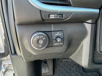 2016 Chevrolet Traverse LTZ   - Photo 17 - Terre Haute, IN 47804