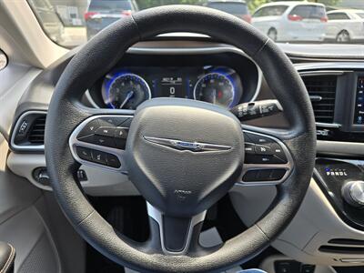 2020 Chrysler Voyager LXi   - Photo 22 - Terre Haute, IN 47804