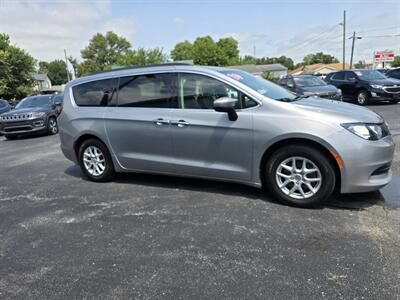 2020 Chrysler Voyager LXi   - Photo 9 - Terre Haute, IN 47804