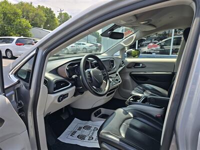 2020 Chrysler Voyager LXi   - Photo 13 - Terre Haute, IN 47804