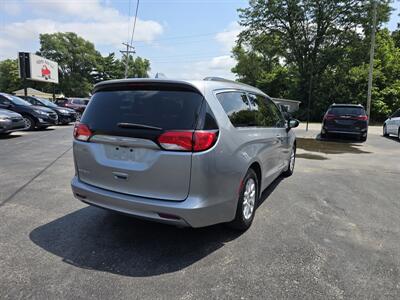 2020 Chrysler Voyager LXi   - Photo 7 - Terre Haute, IN 47804