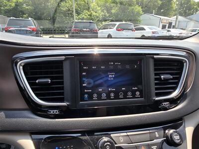2020 Chrysler Voyager LXi   - Photo 25 - Terre Haute, IN 47804