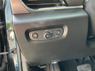 2018 Chevrolet Traverse Premier   - Photo 18 - Terre Haute, IN 47804