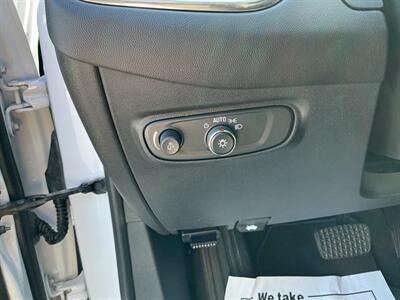 2022 Chevrolet Equinox LT - Photo 18 - Terre Haute, IN 47804
